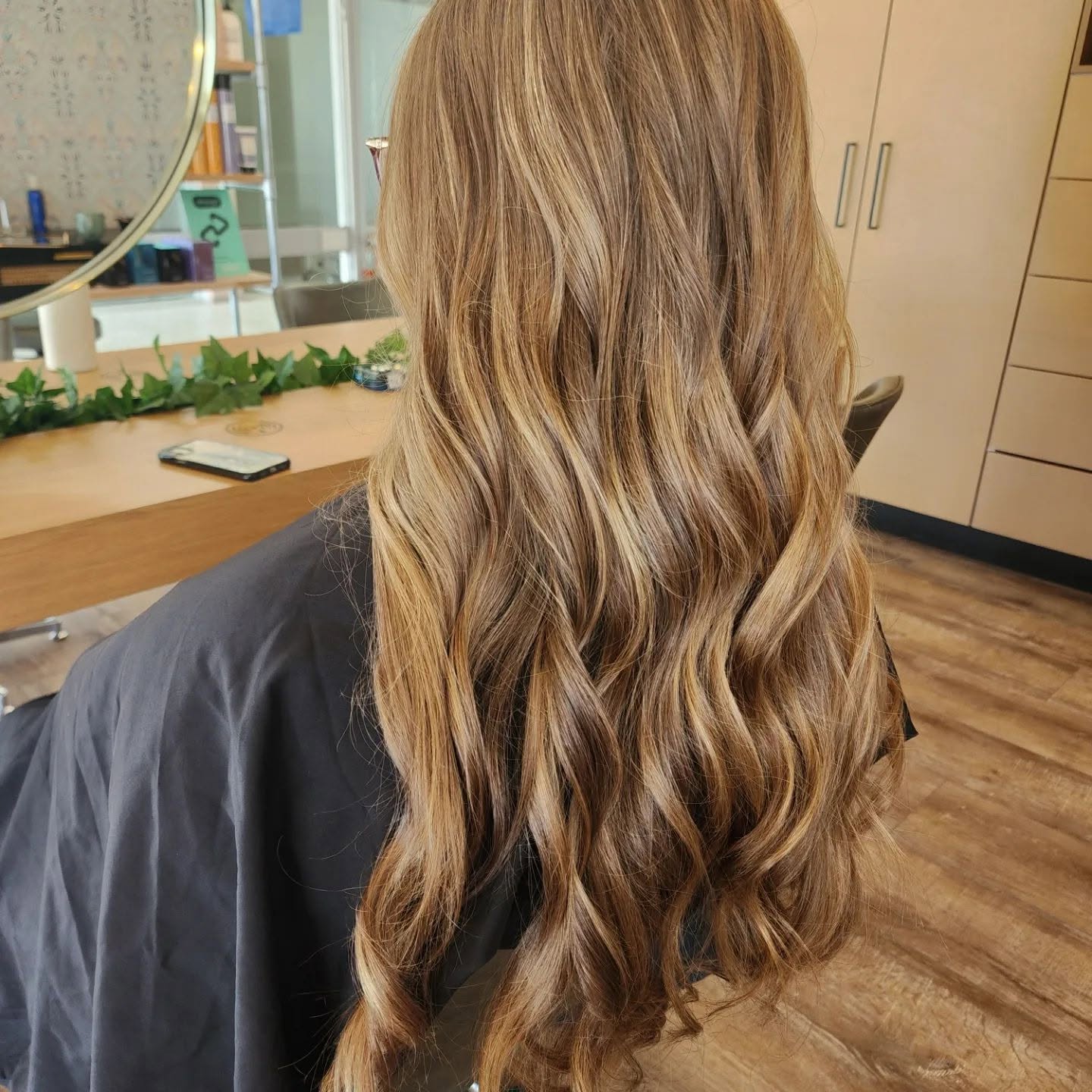 Long bronde balayage with soft waves